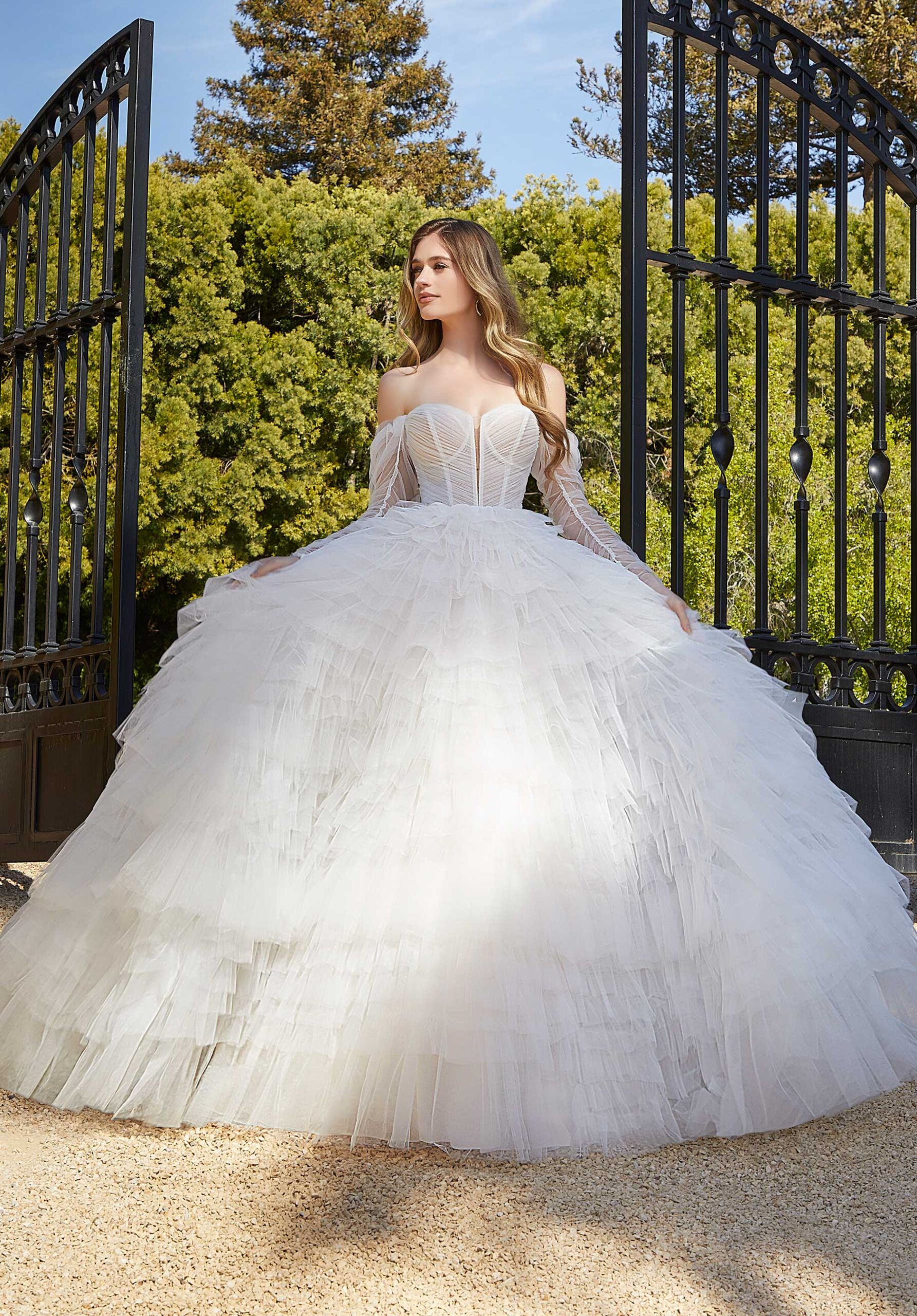 Winter wedding dress with sleeves ideas